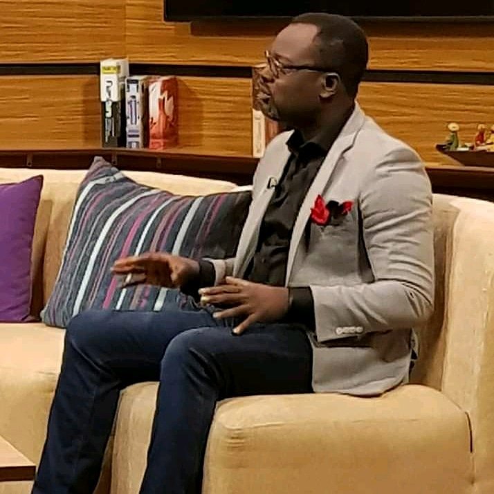 stephen_phlive's tweet image. In life, you would only attract into your life the things which you honour.
It's the same thing in your marriage, finance, career and every facet of your life.

Part 1

#thewaythingswork #mondaynuggets #wisewords #mondaywisdom #lawofattraction