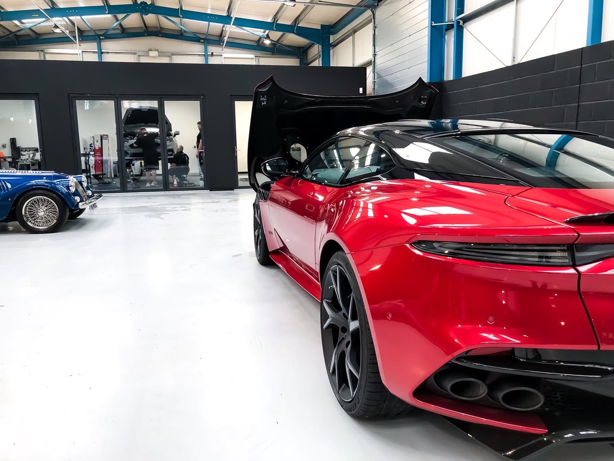 ReepSouth's tweet photo. Starting Monday right with a stunning Aston Martin DBS Superleggera 😍 #MondayMotivation https://t.co/nkEXAKreSj