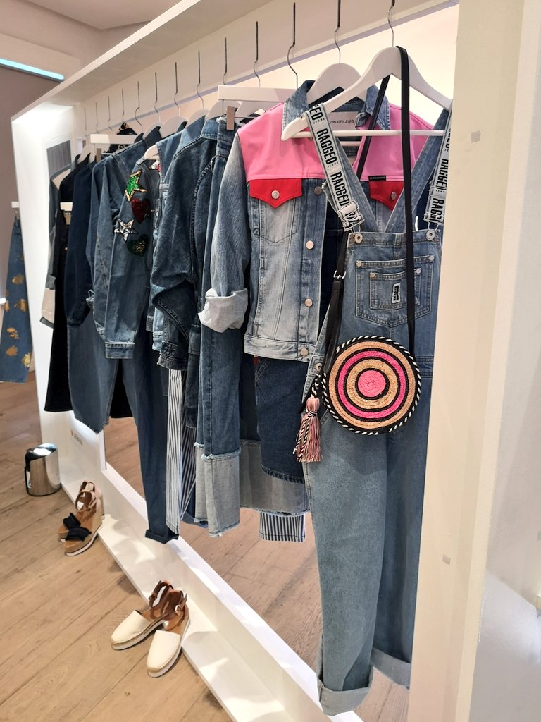 RebeccaBradyy's tweet photo. How stunning is @Zalando's Spring Summer collection. I NEED these cowboy boots and allll that print ๐๐ #STANDBYYOURSTYLE #Zalando #ss19 #fashion https://t.co/WhQDaymzFr