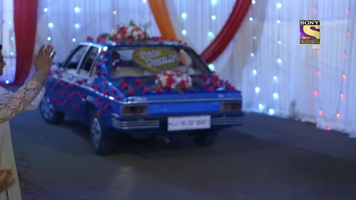 BLUE ON PURPOSE?!Though it wasn't Maruti yet it was blue. Was it coincidental or on purpose that they chose the same colour as nanu's car to feel close to & blessed by Nanu even before reaching home. Finally it was Nanu's feels & N together with him. #YehUnDinonKiBaatHai