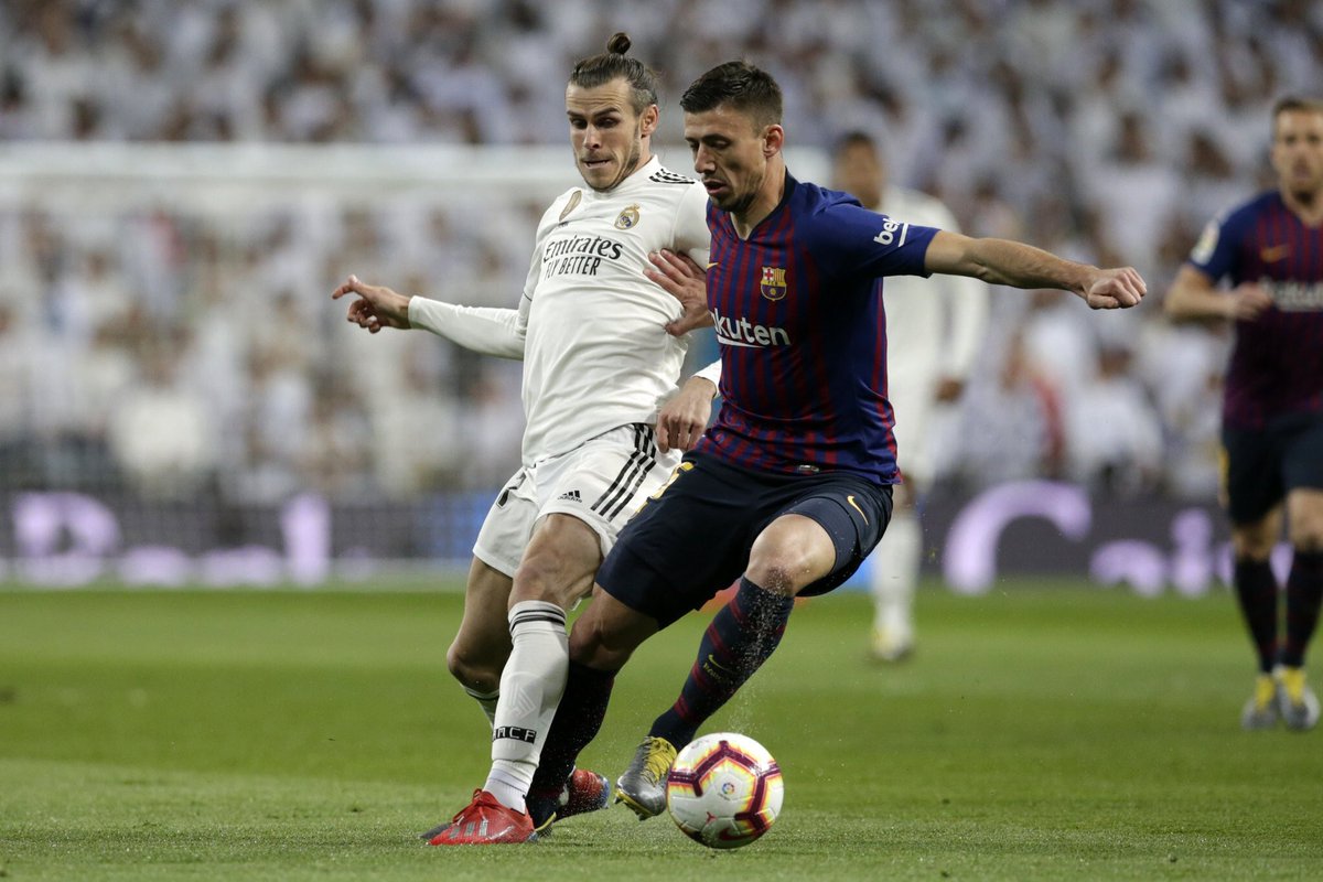 Lenglet ante Bale, durante el encuentro en el Bernabéu.