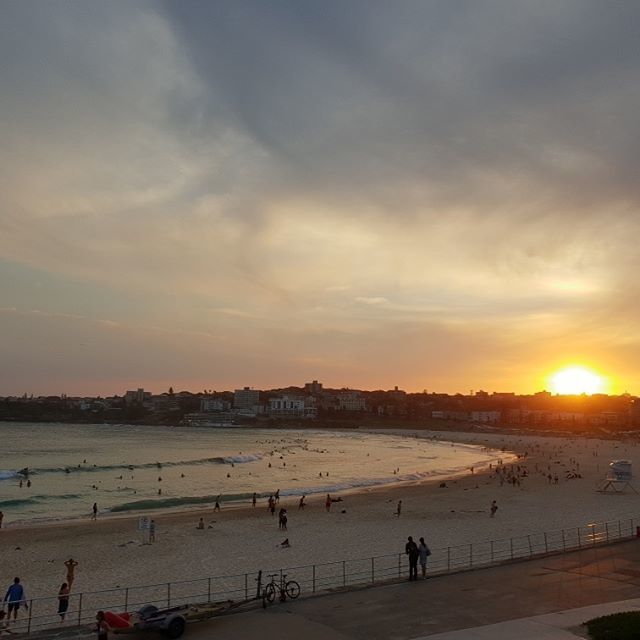 NorthBondiRSL's tweet image. Sunset in Bondi 
#bondi #sunset #northbondi #northbondirsl #sydneylocal ift.tt/2SJem7v