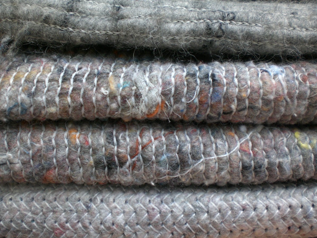 Profipack1's tweet image. Een verhuisdeken saai? Echt niet! Lees alles over onze verhuisdekens en de vele mogelijkheden. Wist u dat onze site verhuisdekens.com binnenkort in een nieuw jasje wordt gestoken? Keep posted! bit.ly/2XCfEEI #verhuisdekenblog #verhuisdekens #vernieuwdewebshop