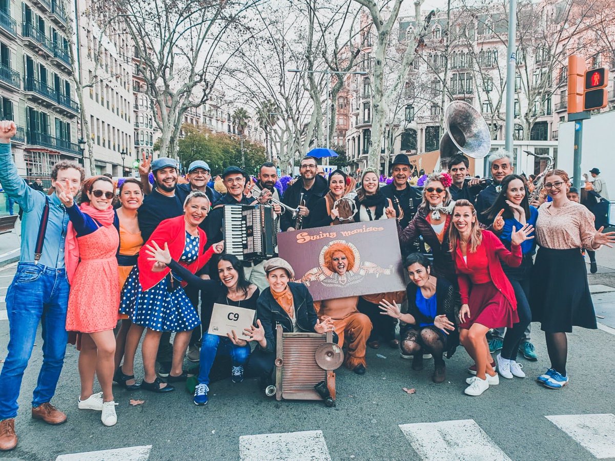 La vida es un Carnaval 🎭 #RuaDeCarnestoltes #Carnestoltes2019 #Carnaval2019 #SwingManiacs