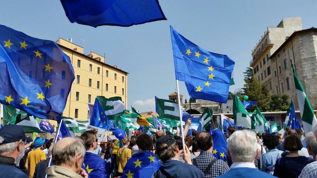 AICCRE_naz's tweet photo. https://t.co/eqFE0Jmh3T  appello #MFE @aiccrenazionale raccoglie l'invito di  @romanoprodi di riappropriarsi, in occasione del 21 marzo  dei simboli dell'#UE esponendo fuori dagli edifici la bandiera dell’#UE! @CarlaRey1969 @sbonaccini @MovEuropeo_IT @DavideRigallo @MOVFEDEUROPEO https://t.co/eJM7CJpRSw