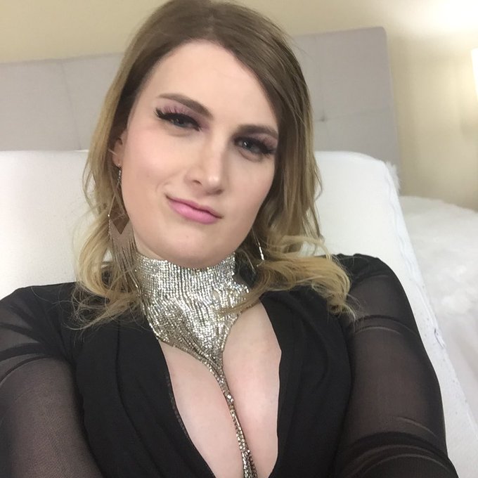 Watch Nikki Winters's leaked NSFW photo on TwXstars