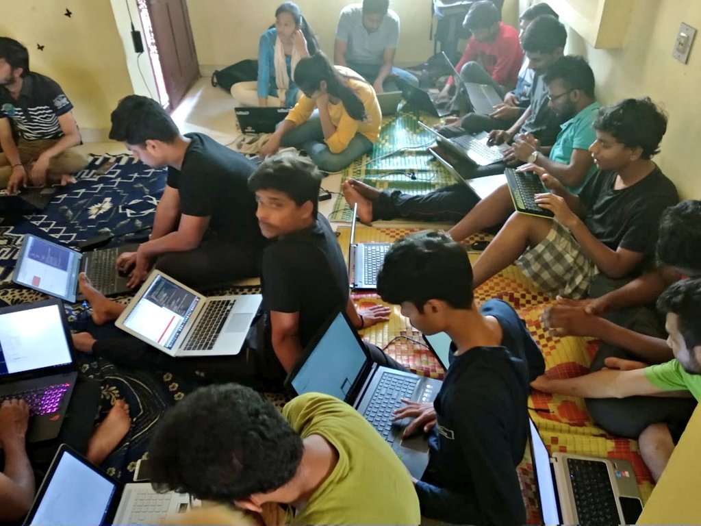 CodebucketLab's tweet image. Day 2 at Web development classes
#cBlabs #codebucket #wishitdoit