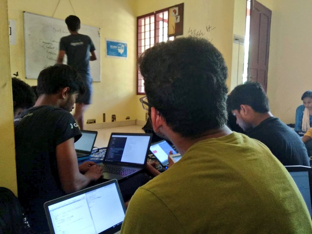 CodebucketLab's tweet image. Day 2 at Web development classes
#cBlabs #codebucket #wishitdoit