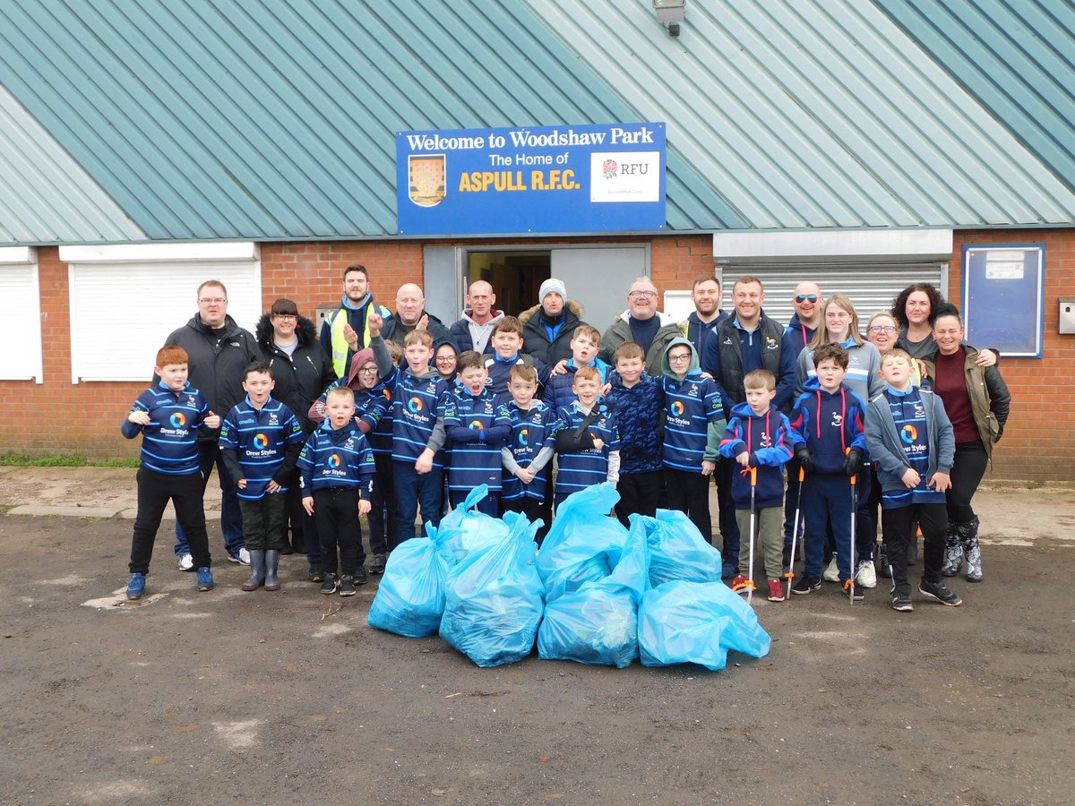 Aspullrfc's tweet photo. On Saturday, members of our mini and junior section helped out around the village with a sponsored litter pick... Fantastic work from all minis and parents, really giving back to the community l.
Well done to all involved #uptheemus #aspullrufc #aspull #minismonday https://t.co/dz0UXIZfvj