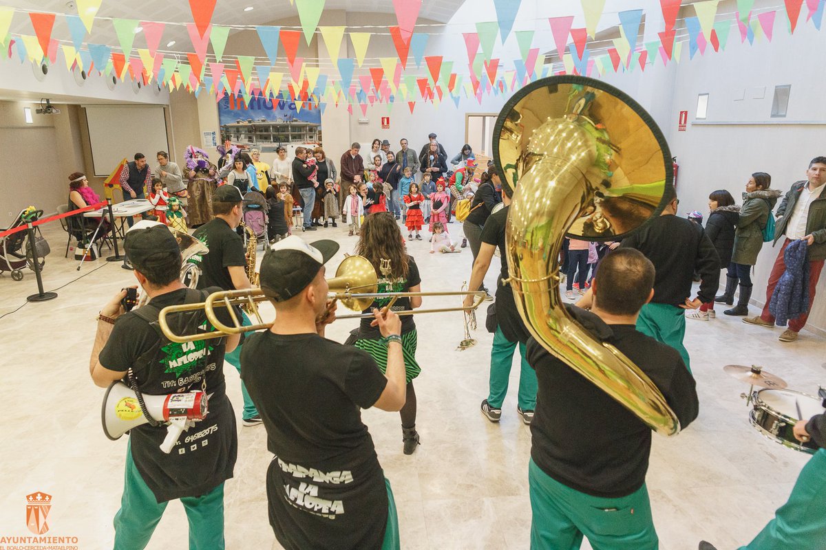 charangamelopea's tweet photo. El viernes también disfrutamos de lo lindo en Ayuntamiento de El Boalo, Cerceda y Mataelpino con toda su gente y sobre todo con los más pequeñajos🎉#carnaval2019 #Melopea #Melopis #ElBoalo #cerceda #NoMelopea #NoParty https://t.co/4QyrklsIOA
