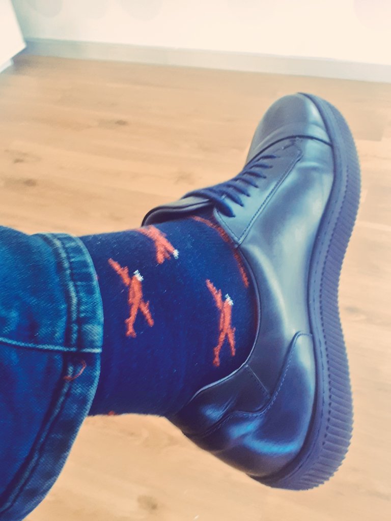 TrendyCorap's tweet image. #socks #socksofMonday #socksofday #gününçorabı #Pazartesi #Monday #chausette
