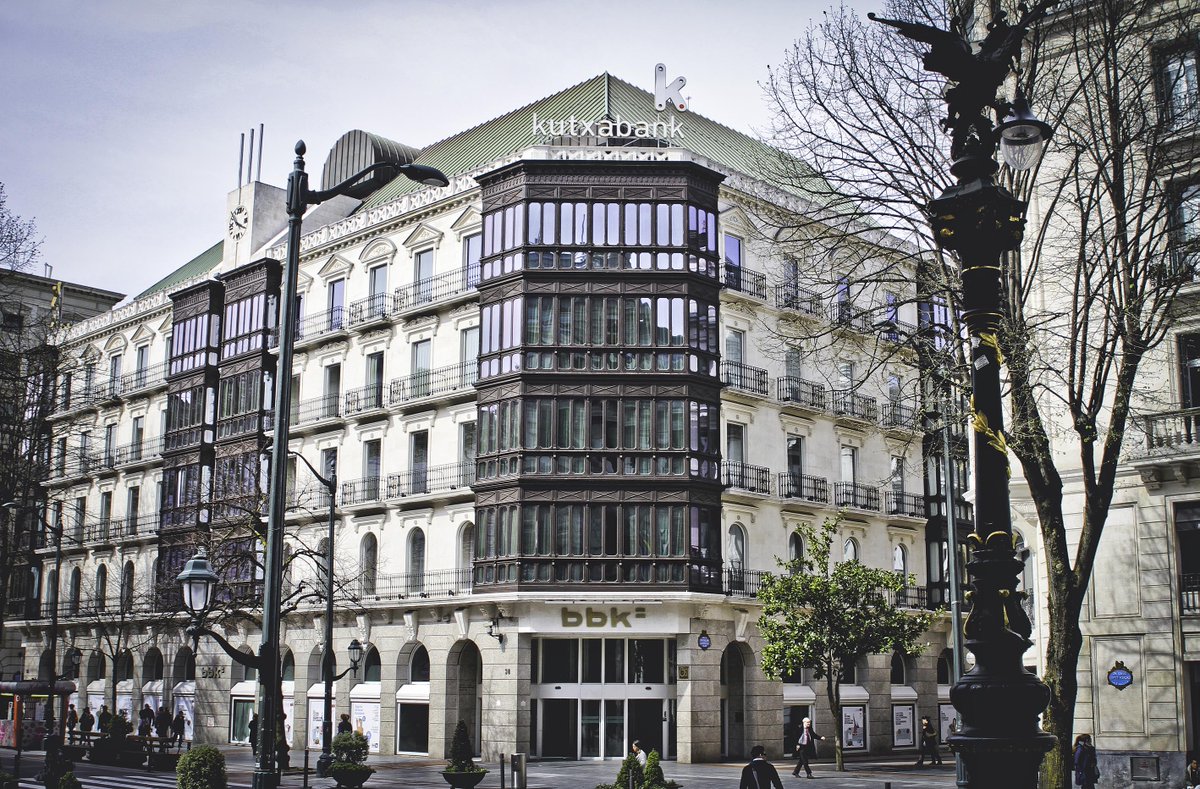 Kutxabank's tweet photo. El Grupo Kutxabank ha obtenido al final del ejercicio anterior un beneficio neto consolidado de 332,3 millones de euros, un 10% más que en 2017 https://t.co/iWGQV9VkUh https://t.co/VlNo8SpYSw
