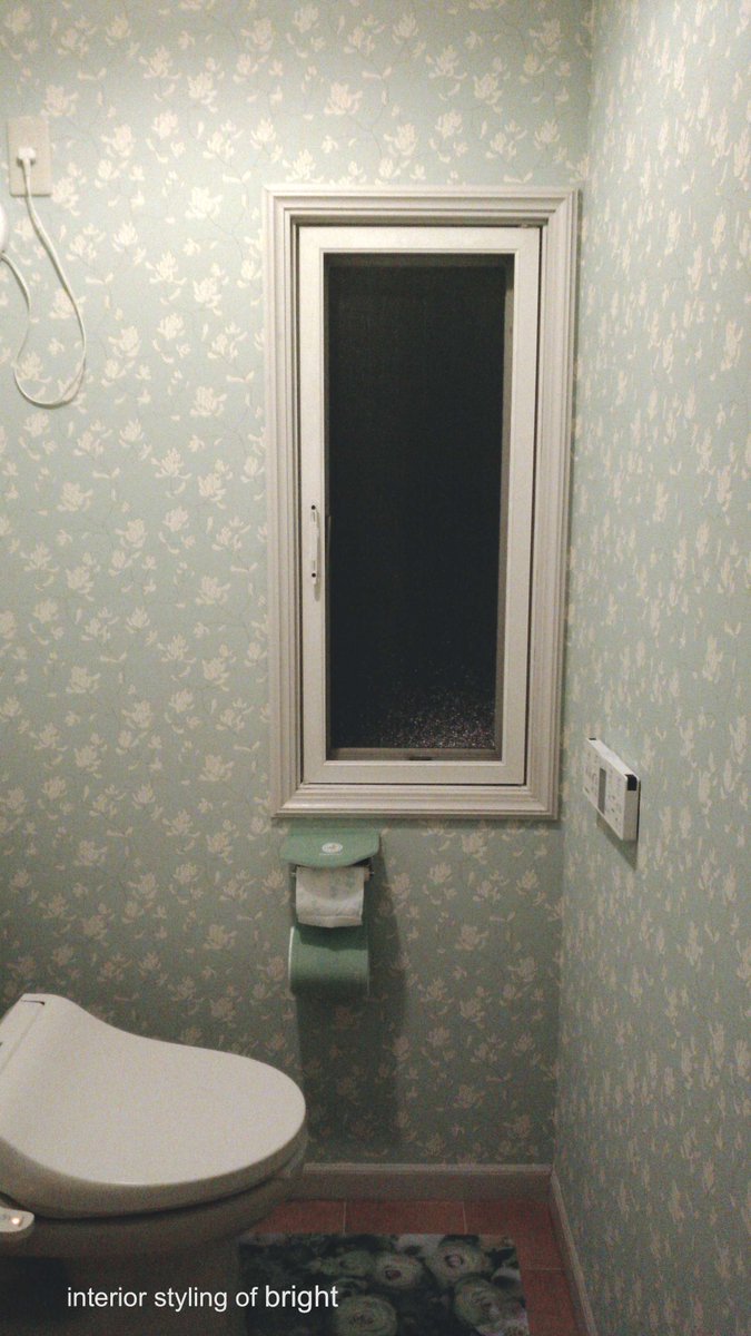 Interior Styling Of Bright ブライト トイレの壁紙を張り替えました トキワの パインブル Twp2156 トキワのクロスは 張り上がりがキレイ リフォームに向いています 柄クロスで 気分も一新 明るい印象に トキワパインブル 壁紙張替