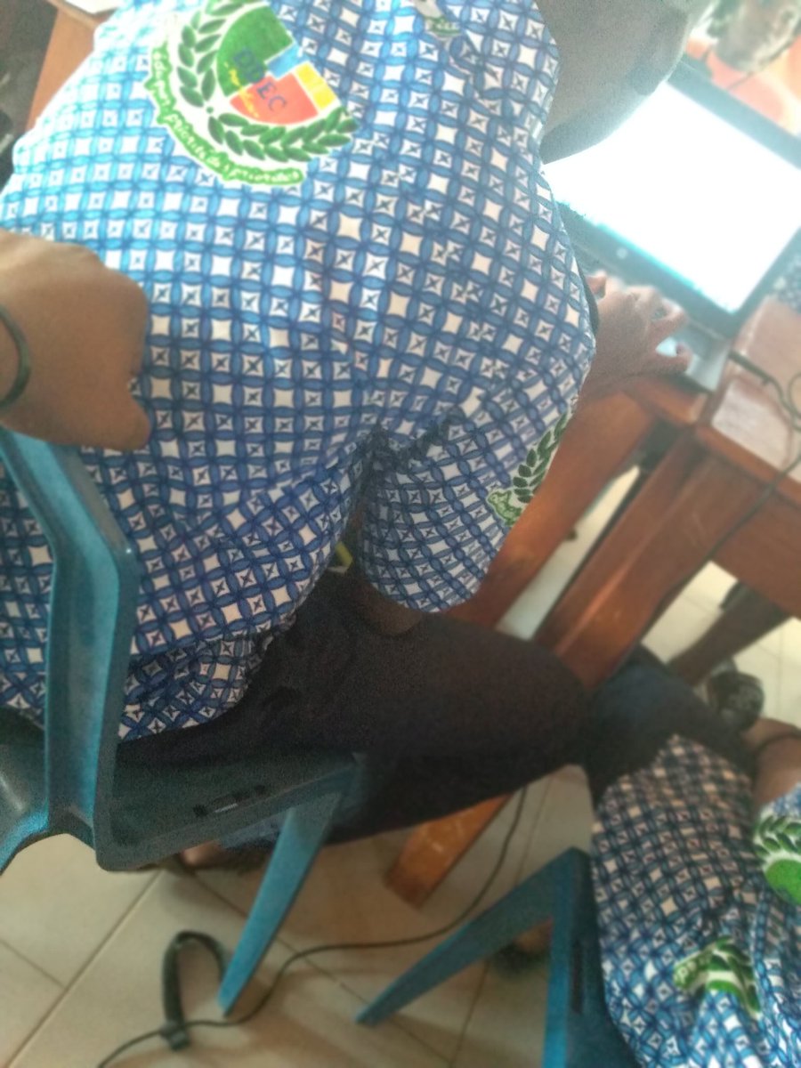 KamelIshola's tweet image. Du 25 février au 02 mars un événement inoubliable s&apos;est produit au @Bénin précisément à @Parakou l&apos;initiation des tech  dans le domaine éducatif avec des enfants venu de nombreux collèges de la place. Les enfants m&apos;ont tous émerveillés.
#ImpalaEdTech 
#ImpalaBridge
#KeoubougouPi