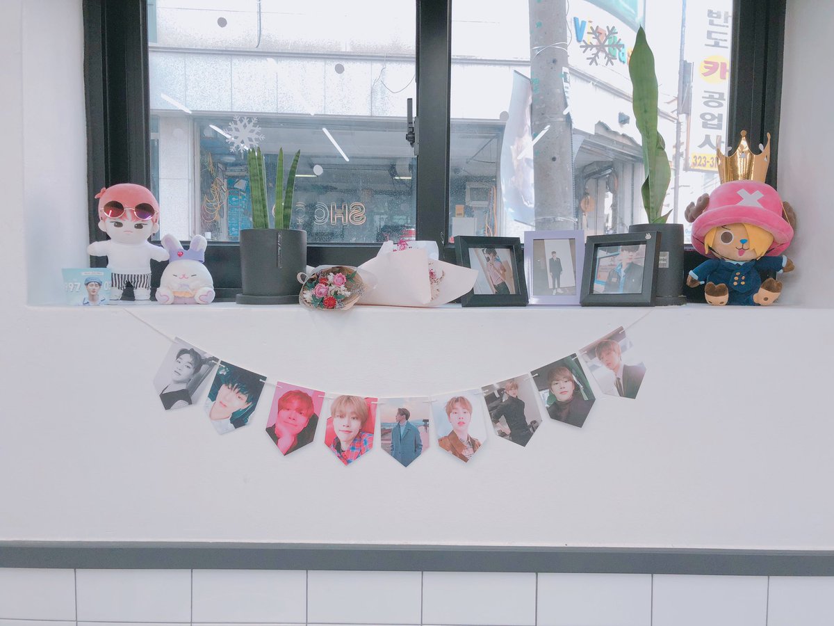 don9top's tweet photo. #애틋한_현빈아_생일축하해
#0304_hyunbinday
@kong_304 님 감사합니다 💗

360도 현빈이를 축하하는 내장이 호화하고 굉장히 마음에 들었어요!!ㅜㅜ
평지를 읽으면서 따뜻한 마음이 됐어요ㅠㅠ
꼬무쿠키 너무 귀여운데 어떻게 먹을까요ㅜㅜ https://t.co/YukA2nYZpJ