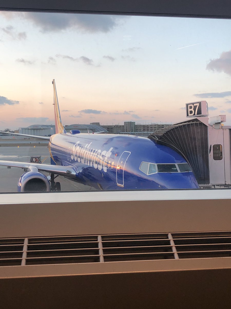 Greenheartent's tweet photo. Let’s get going 🛫. I’m ready to get back home 🛌. This was an all work trip. The next one will be a fun trip w/just a little bit of work. Til next time...☺️🤗👋🏾✌🏾👍🏾💚 https://t.co/EgVcbzlbuZ