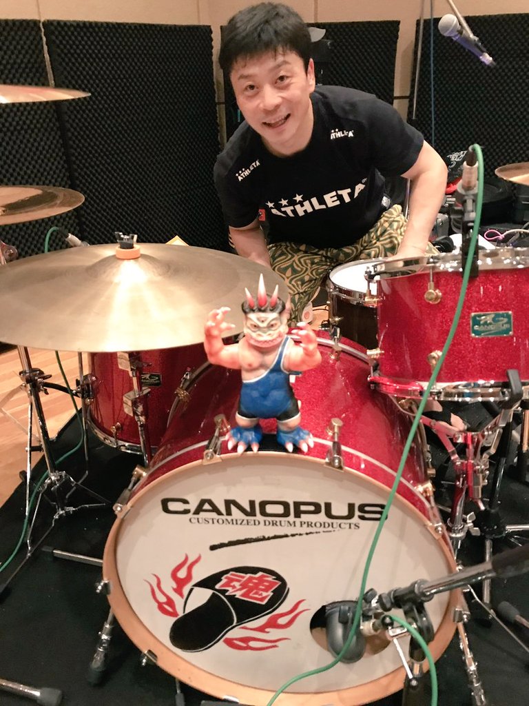 Izu A Twitteren 三宅さんはグループ魂のドラム担当石鹸でもありますよ ドラム叩いてる石鹸さんもめちゃカッコイイんで グループ魂もよろしくね 三宅弘城 グループ魂 いだてん