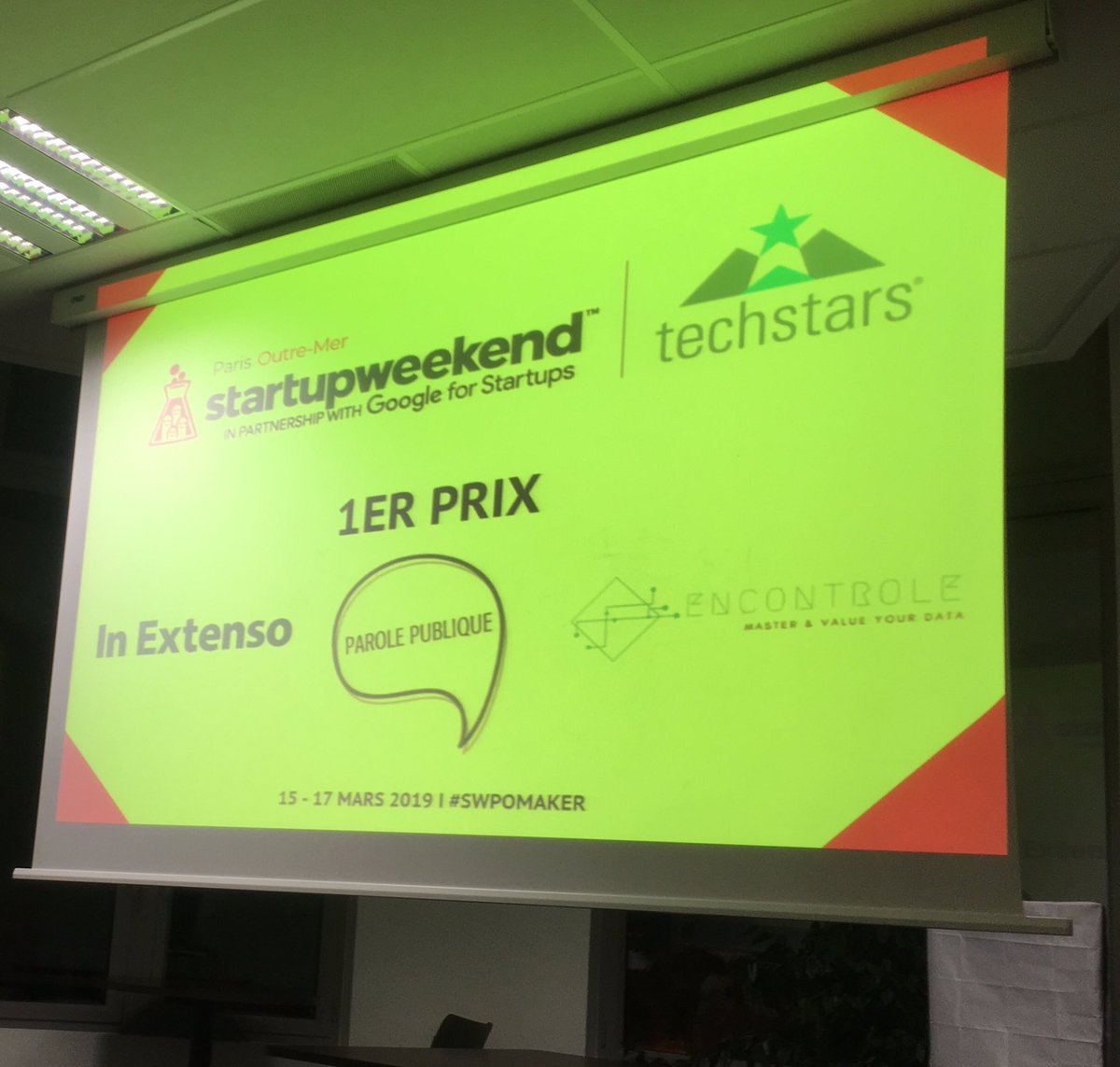 SWoutremer's tweet photo. 🔝 Et le 1er Prix🥇du #StartupWeekend #SWPOMAKER offert par l’@inextensofr #ParolePublique et #EnControle est attribué à la #Team #Helioceanos !  #EnergiePropre #Écologie 👏🏾👏🏾👏🏾 @TechstarsParis @sweparis @ebs_Paris @ewagmedia @LaTribune @EchosStart #NoTalk #AllAction #SWPOMAKER https://t.co/5pBvwgHKNO