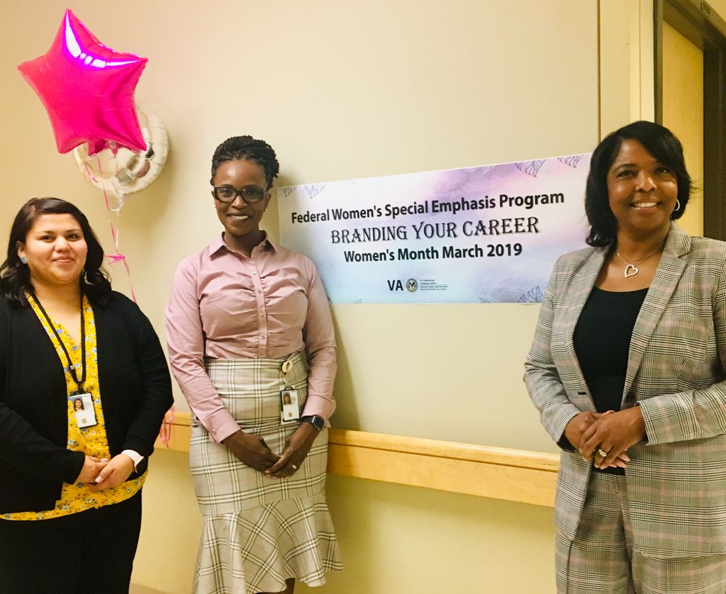CoachCrystal1's tweet photo. Honoring Women and Women Veterans today at the PHX VA presenting Branding Your Career! Advancing Your Voice, Vision &amp; Visibility in the Workplace. Thank you Dr. Chekena Carter and team for the opportunity. Women supporting Women!! #lifecoachcrystal #womenrule #womenveterans https://t.co/p9jfMzRk0L
