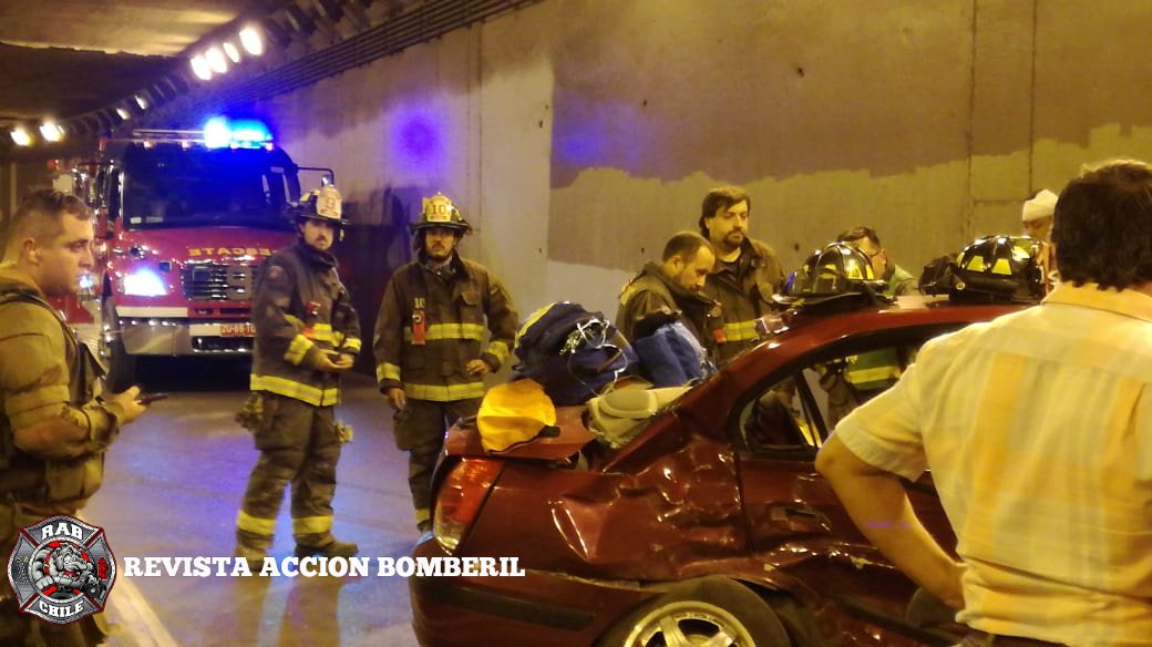 RABCHILE's tweet photo. 🚨Bomberos Ñuñoa🚨
Ahora nuestro #Rab4 se encuentra en 10-4-1(Rescate Vehicular Simple) en Geronimo de Alderete/Av.Americo Vespucio.
Unidades: B-10 RB-9
#Rab
#RevistaAccionBomberil
#BomberosDeChile. https://t.co/flvZ2iT9iU