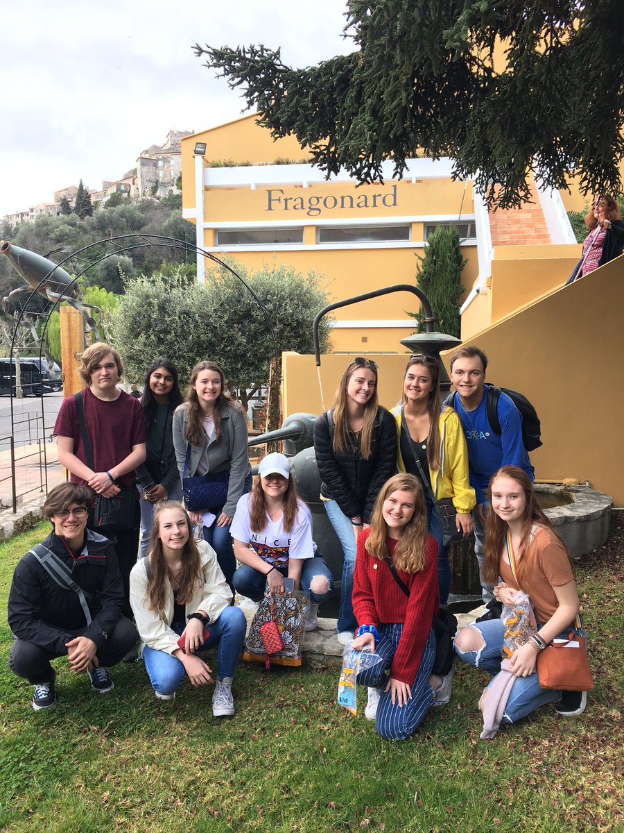 janicedenure's tweet photo. Wildcat proud of these traveling frenchies!! #EHSFrance2019 @EHS_frprin @b_pearson @EHS_Gilman @EHS_AP @thomandan https://t.co/CfjqOROs6j