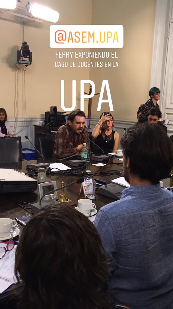 Sofiaaa_s's tweet photo. Estamos en la comisión de investigación universidad del Pacífico, en estos momentos se está contando el terrible caso de docentes en la upa @DMovilizados https://t.co/rVm75qQ9PP