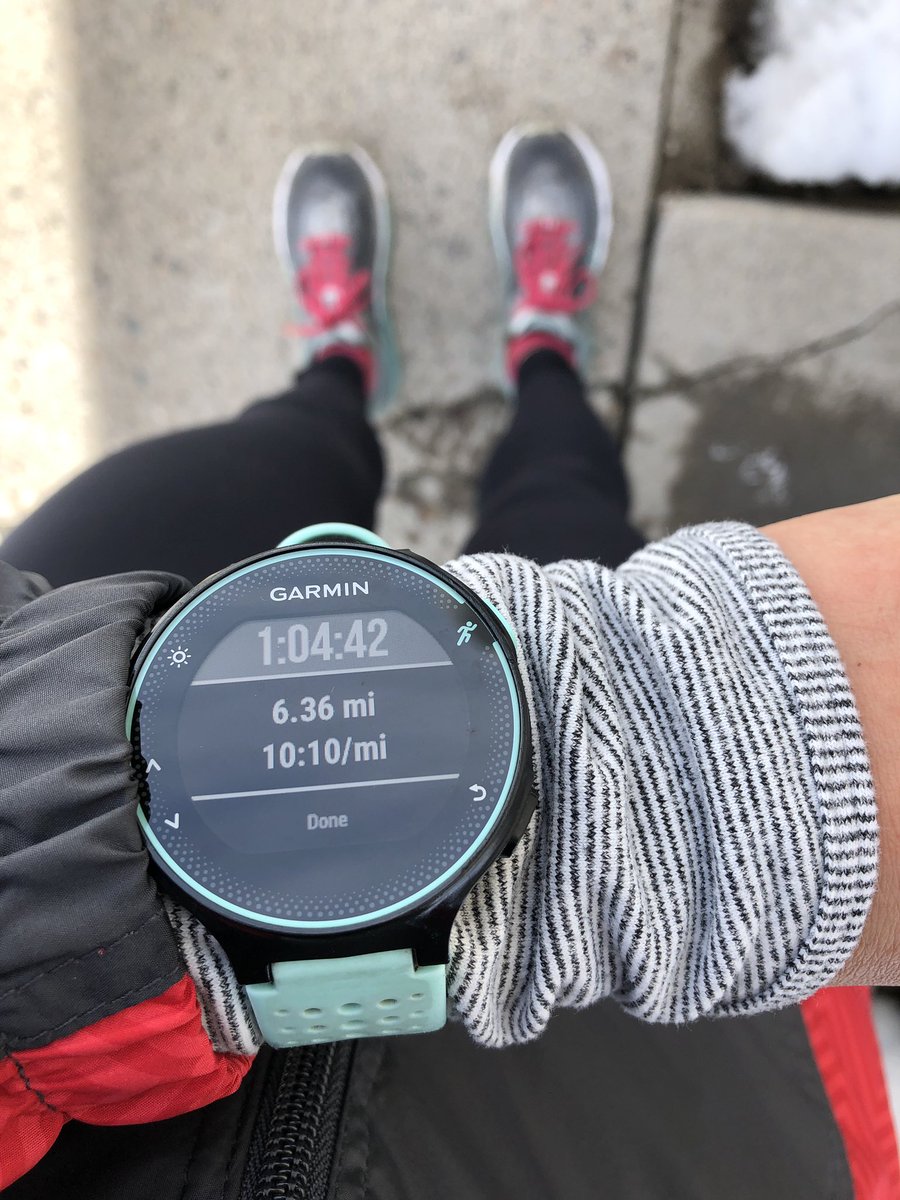 6 easy RUNch miles included some errands like picking up book 7 of the year and grabbing the mail! Happy Monday 🏃‍♀️Finally starting to feel like Spring out there! 🙌🏻 #ShadyRaysBR #BibChat #BibRavePro