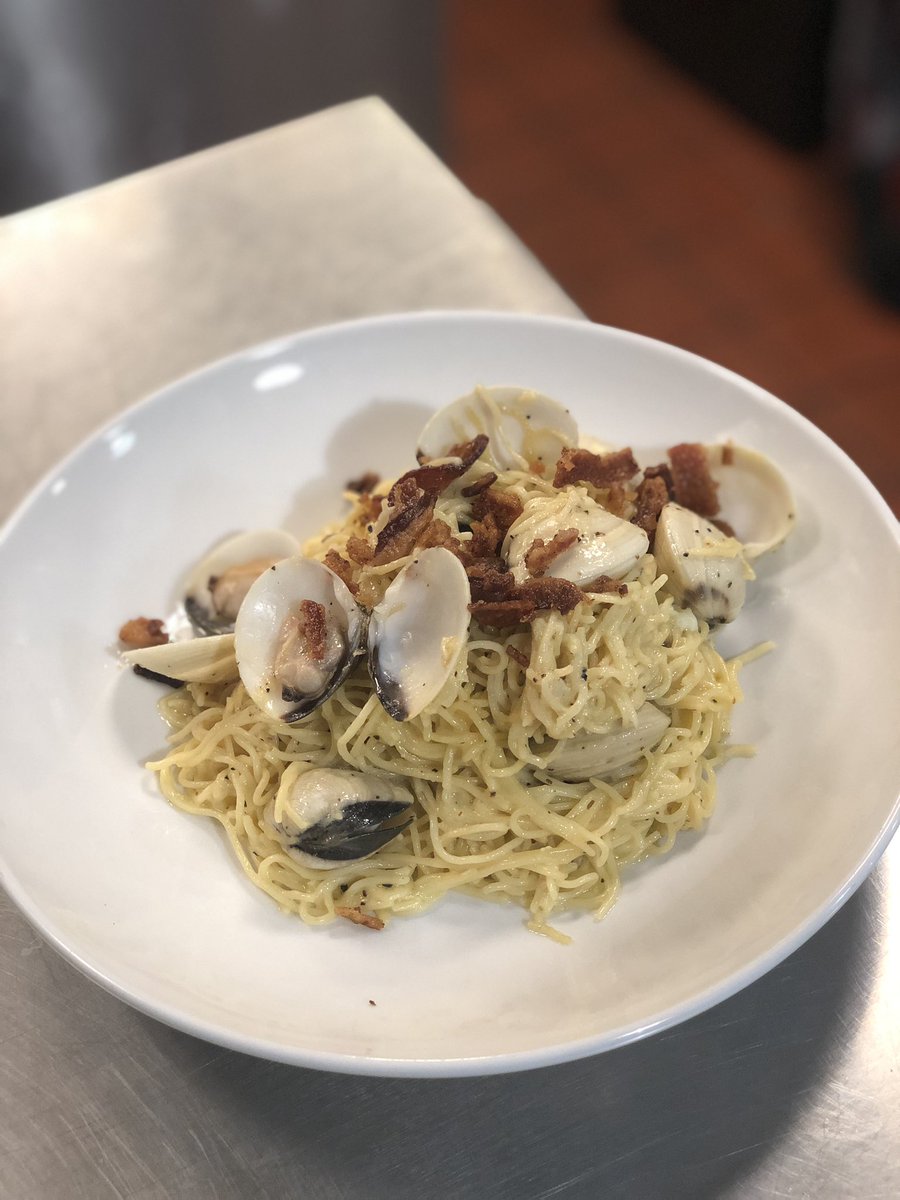 Do you hate crowds, people, drunkards and lunacy? Then Monday night after St. Pats is right up your alley! Come try a new menu dish as well, our Clams Carbonara:) #nocrowds #relaxation#newitems#mondaynightramen