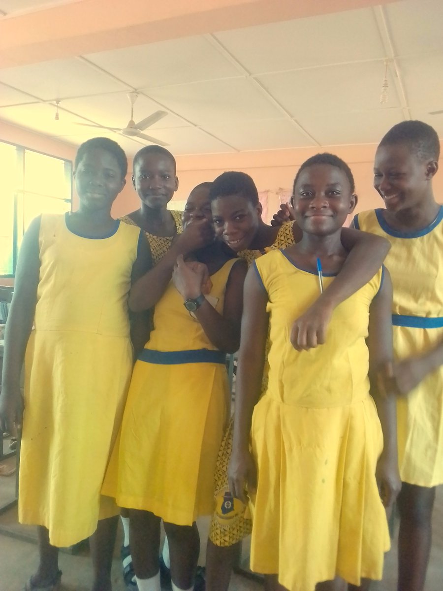Akumbusko2's tweet photo. 14 year old Emmaculate is in class 6.She saves from her GH 1.00 daily chop money to buy Sanitary pads, Educating girls abstinence from premarital sex without Empowering with their needs can not reduce teenage pregnancy. 
#Sex is a choice, mensuration is not
# Get Up speak up https://t.co/4tRSER6cbW