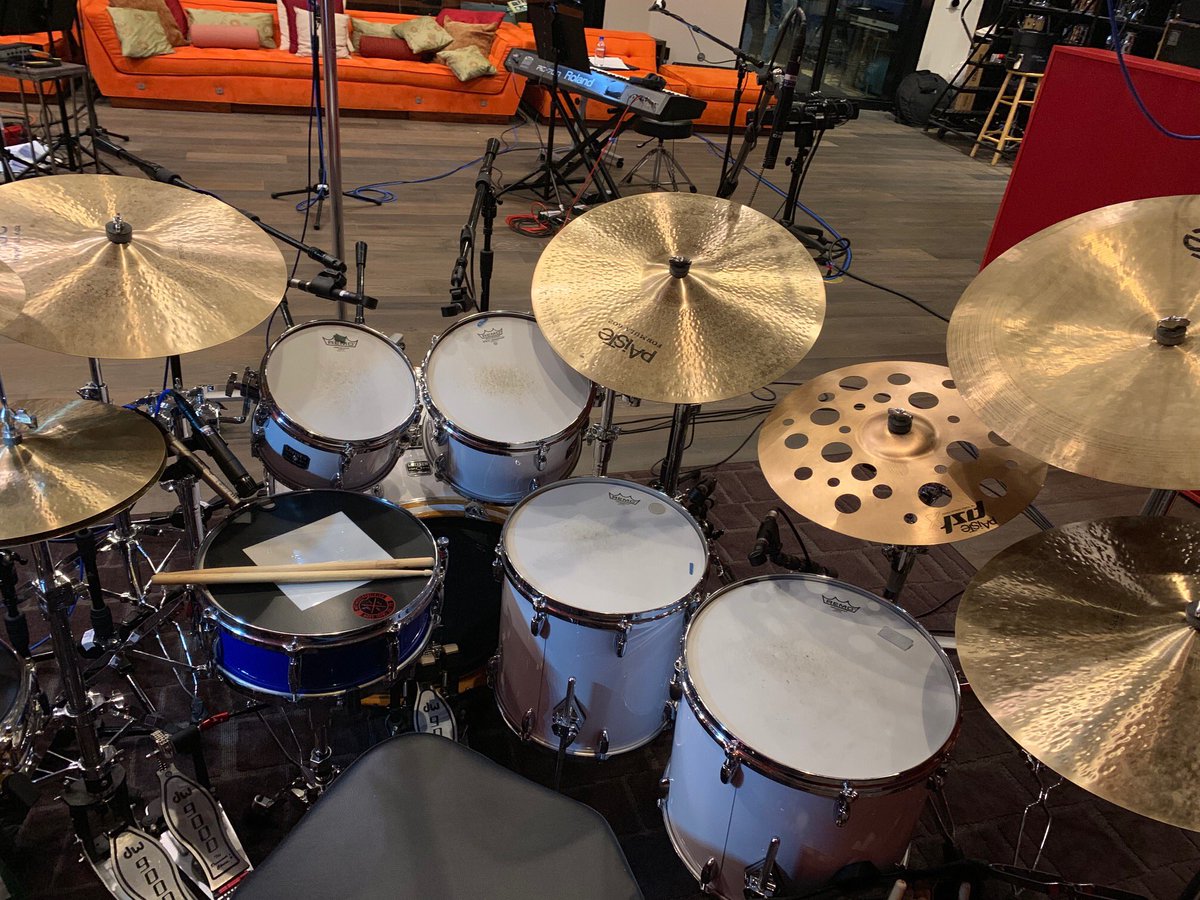 For those of you wondering what kit @vinniecolaiuta is playing today in the studio, here it is! #gretschfamily #gretschdrums #gretschusacustom