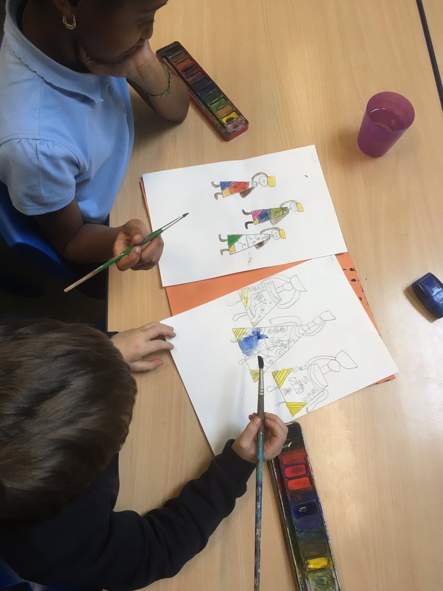 BegbrookAcademy's tweet image. Year 2 have been using so much emerald power during our art lessons this term! We&apos;ve been brave and a tried lots of new art techniques even though we found some tricky. Today we used water colours to create some more African art. #Year2learning