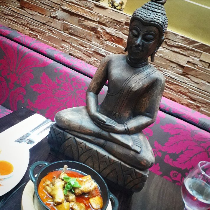 Fancy a taste of our Classic Malaysian chicken curry 🍗🥘 with potatoes? ❤️ Our Buddha loves it ❤️
#camden #camdentown #camdentownlondon #explorecamden #explorelondon #northlondon #northernline #london #londontourism #tourismlondon #londoneats #prettyplaces #prettylittlelondon