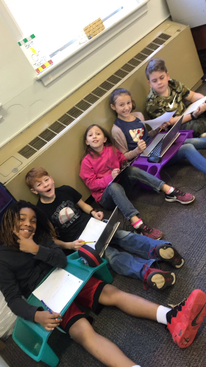 katsnyder6's tweet photo. Adding and subtracting mixed numbers in word problems? No problem for these fourth graders. 💪 Team work makes the dream work!! #currituckK12 #SnydersMathematicians @MoyockP https://t.co/OY96P8Bz2i