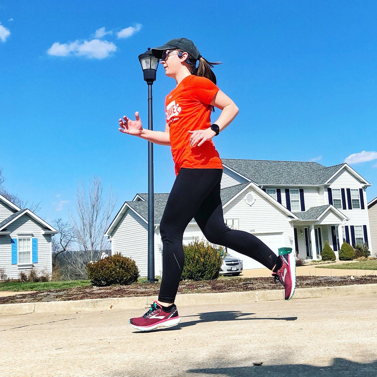 Ran outside 2 times today! 🙌🏻 I could get used to this weather 😍
.
.
#26point2 #shokzsquad #marathontraining #londonmarathon #londonmarathon2019 #shadyraysbr #bibravepro #archcityrunclub #acrc #jcrc #runstl #strongnotskinny #ihavearunnersbody #bibchat