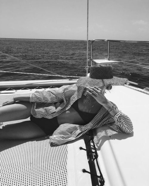 KALELAURENT's tweet photo. i need summer and i need it now https://t.co/VGOc4hhZWC