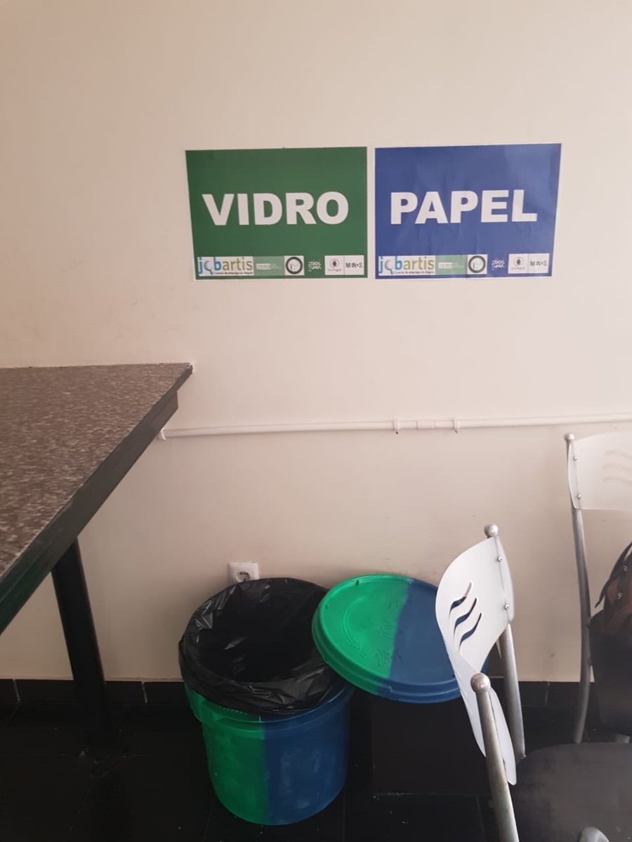 O menos lixo já implementou os baldes de lixo nu <a href="/jobartis/">jobartis</a> que vai facilitar á separação do lixo. Vamos cuidar do nosso ambiente. Faça sua parte 😊 
#menoslixo #helpsavetheplanet #recycle #reciclagem