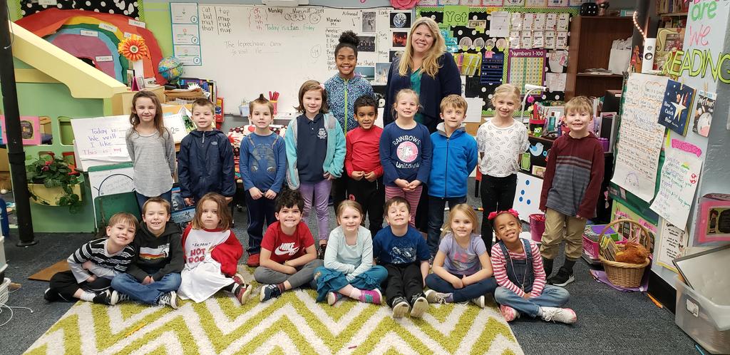 CSFlowerPower's tweet photo. Last week we visited with a retired astronaut. Today, we had a visit from a future astronaut! She is also a published author and a 5th grader at CS! We loved our visit #jadascott Thank you for reading to us! @HPCS_TN @Talking1Planets #inspiring @mrsjmchenry https://t.co/C5aLPPT4qS