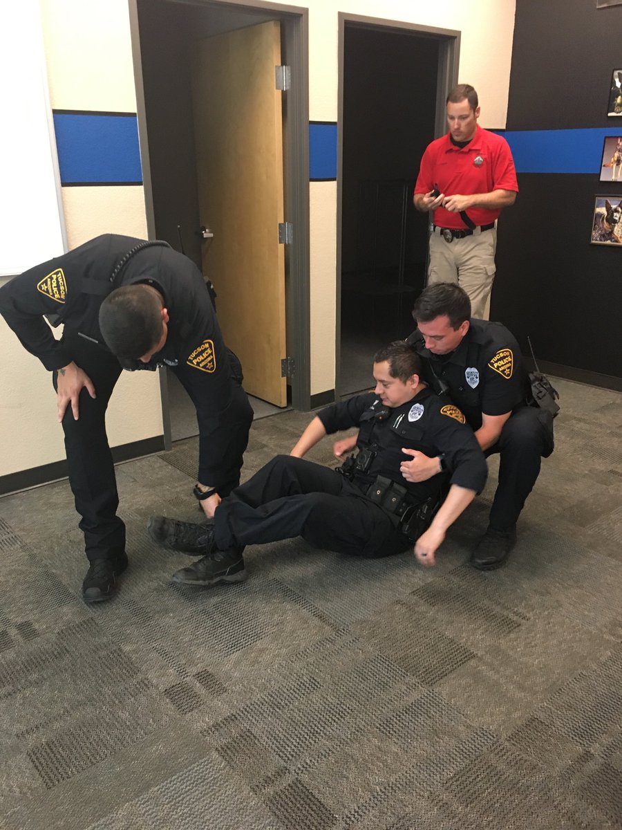 RoadshowTpd's tweet photo. Life saving Training 👊 https://t.co/MK3weA6Zsz
