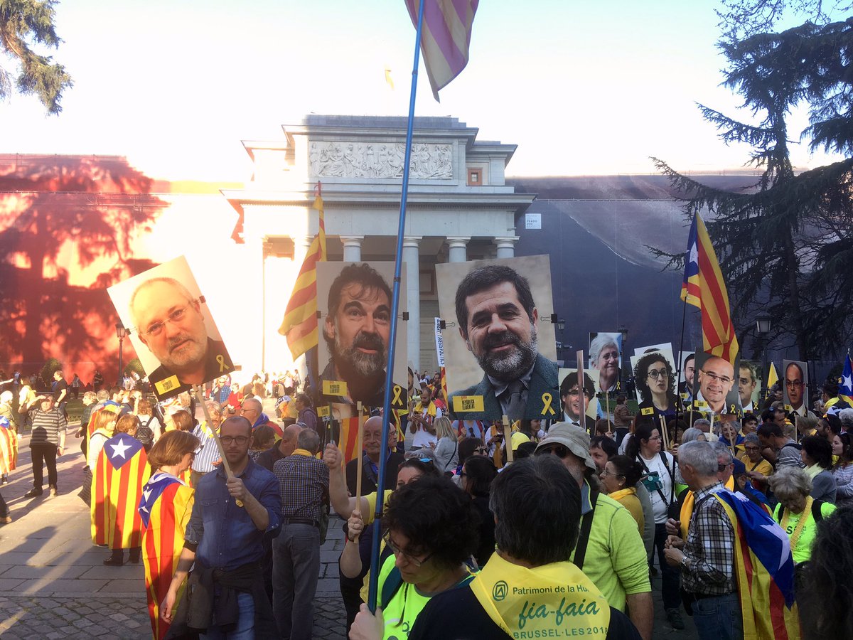 berenguerce's tweet photo. Vam anar a Brussel·les. Hem anat a Madrid. I anirem on calgui. 💛🎗#AutoderminacióNoÉsDelicte #JudiciFarsa #FreeTothom #OmplimMadrid16M #OmplimMadrid @LlamasPep @assemblea @omnium @PuigGordi https://t.co/rMKnsJe1MN