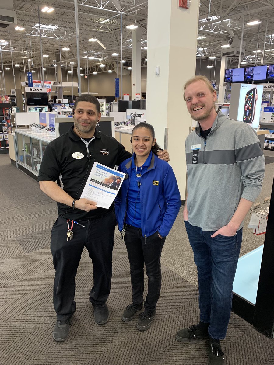 RockingRockCity's tweet photo. @oc685 out in the community educating @BestBuy business on the many benefits they have with @ATT.  Visit our store in Montrose Crossing Rockville MD @Paul_Abdelmalik @MrsJaronfelder @404girl https://t.co/htlNzMAioB
