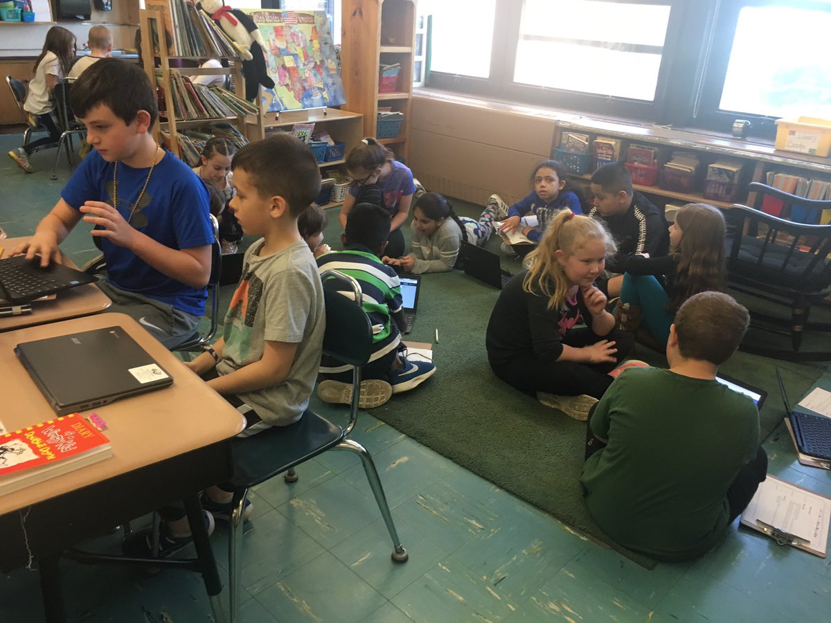 CeccoliBUFSD's tweet photo. Our 5th grade mentors working with 2nd grade students to help review Science vocabulary using Quizlet on their chrome books! Great teamwork!!! https://t.co/QqpCWQsgsD