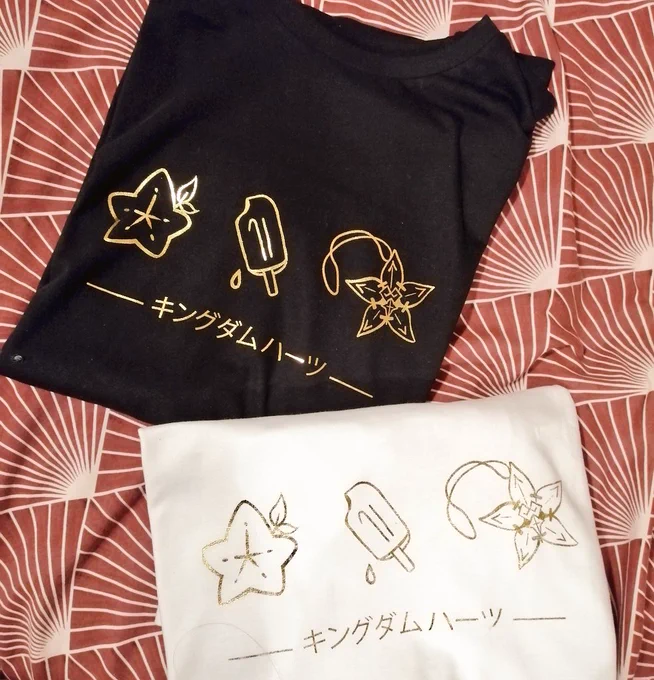 Kingdom hearts gold foil t-shirt are done ✨ TOTE BAGS NEXT ✨ 