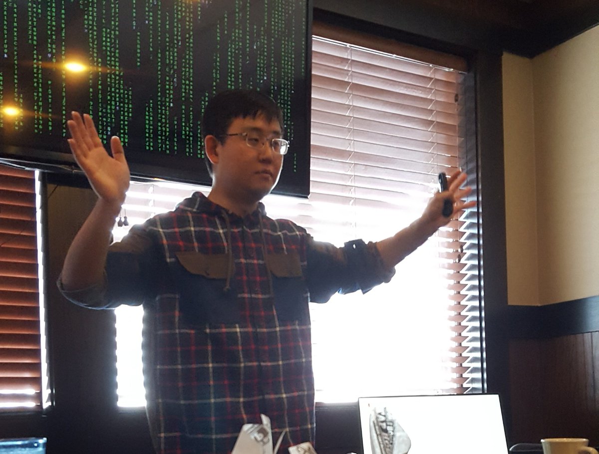 edpablov's tweet photo. Presentation of @MSUMPaseka Professor Siwei Zhu titled "Let's talk! The Impact of Individual Knowledge Network on Employee Innovation Performance" @MSUMoorhead . Last Research Roundtable of the semester. https://t.co/DHbxDhuFiM