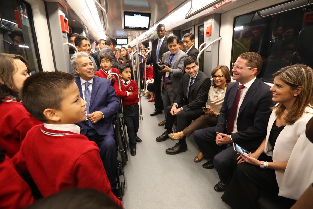 ottosonnenh's tweet photo. Junto con el Presidente @Lenin Moreno y el Alcalde de Quito @MauricioRodasEC participamos en la primera prueba dinámica con pasajeros en el @MetrodeQuito.Ejemplo que cuando los niveles de Gobierno trabajan de la mano se logran grandes obras para los ciudadanos. #RecorridoMetroUIO https://t.co/sIExZwa3kT