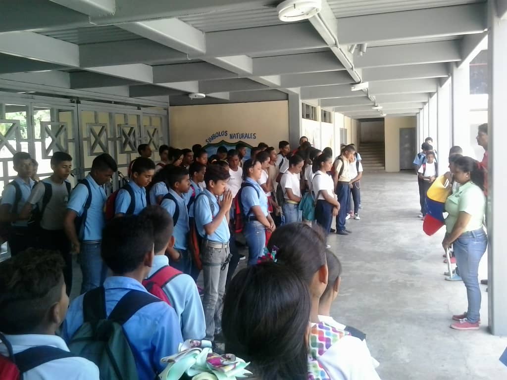 culcamaguan's tweet photo. @culcamaguan activo con las actividades escolares hoy lunes 18 de marzo 🎉 @Enrique10914358 @esteros_jose @ https://t.co/DRyYhTqLNx