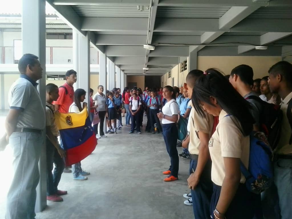 culcamaguan's tweet photo. @culcamaguan activo con las actividades escolares hoy lunes 18 de marzo 🎉 @Enrique10914358 @esteros_jose @ https://t.co/DRyYhTqLNx
