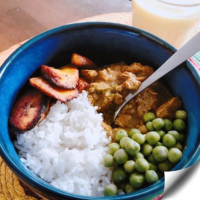 LXaymaca's tweet photo. 🍛 Curry #curry 🇯🇲 #currychicken #jamaicancurry #jamaicancurrygoat #jamaicanfood #curried #jamaicancuisine #jamaicancooking #yardiestyle #jamaicanstyle #yummy #foodie #foodporn #dinner #feedyoursoul #lunch #Jamaicandinner #spicyfood #foodintersection … https://t.co/9GqCDQ5hGZ https://t.co/Fkw8DVqwKF