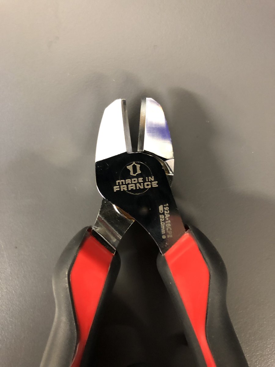 PrimeToolscouk's tweet photo. The new Facom plier range are amazing 😍with new design handles that are resistant to chemical agents and include a return spring. They are also tethered tool ready with the 10mm hole in the handle. Chrome finish for corrosion resistance. Made in France 🇫🇷 #facomtools #tools https://t.co/NYAhYYlmY6