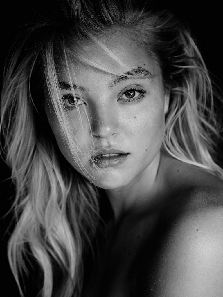 UNCLE_Mag's tweet photo. #RachelHilbert https://t.co/r6BbBSNlkr