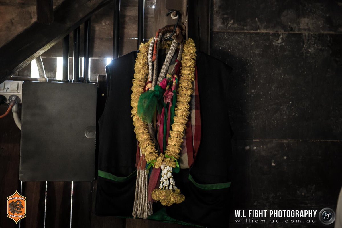 RebellionMT's tweet photo. Beautiful photo of the Supafight Gym Mongkon, corner jacket and all by @luu_creative from Rebellion Muaythai 21. #muaythai https://t.co/x4zaXzwYOq